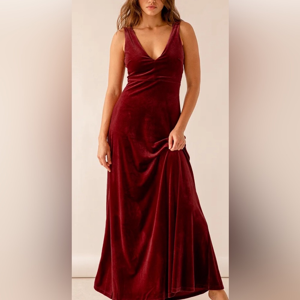 Lulu’s Velvet Maxi Dress: color wine, size xs